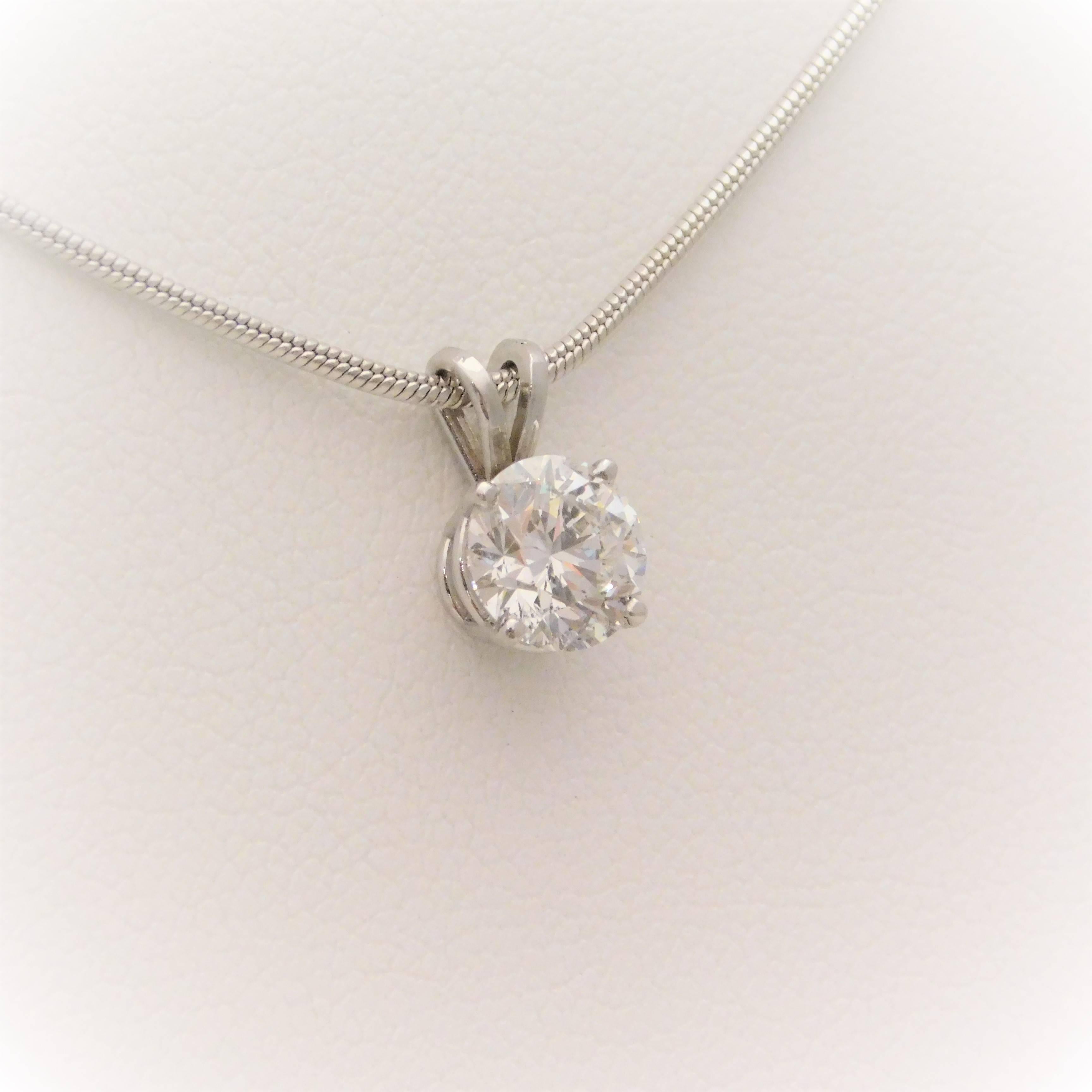 Round Cut 1.25ct White Gold Diamond Solitaire Necklace For Sale