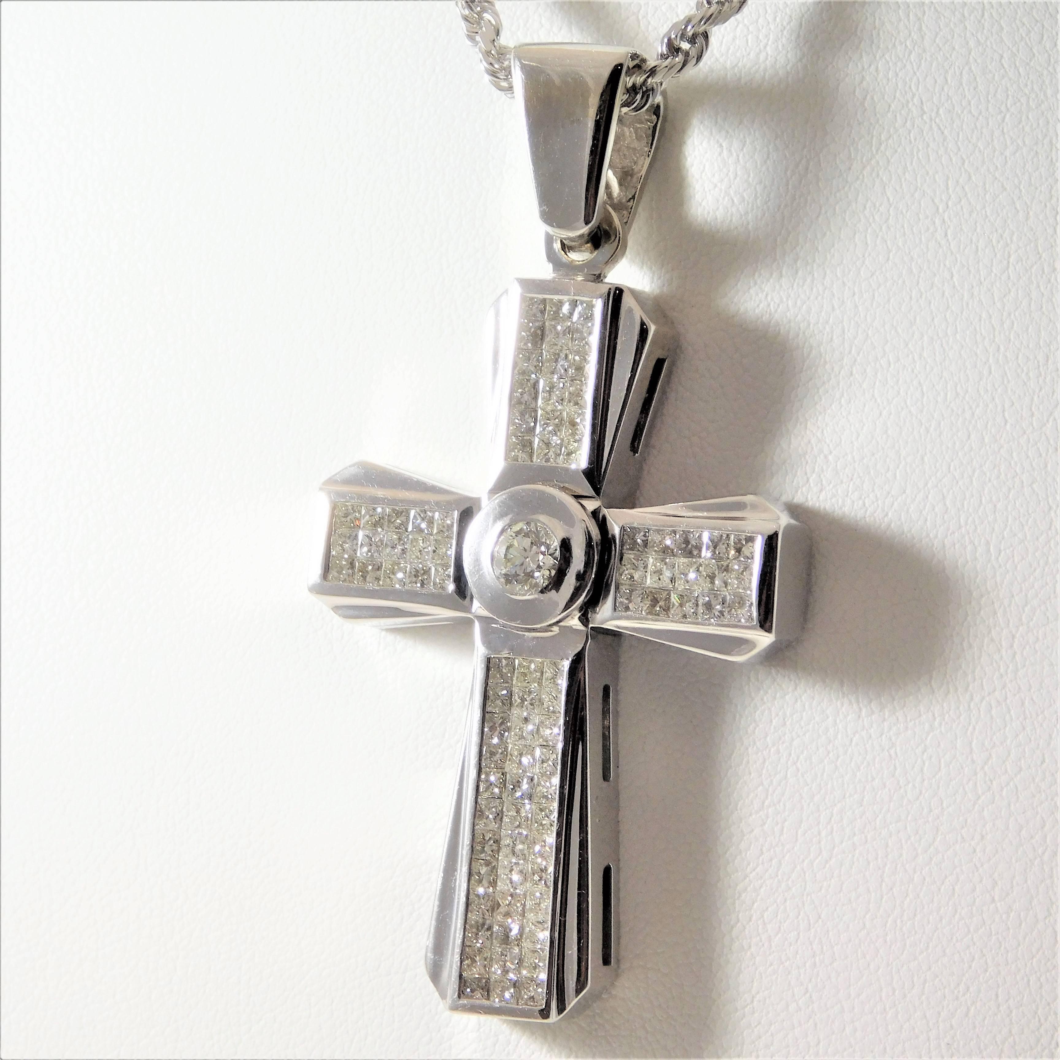 Women's  4.70 Carat Diamond White Gold Gothic Cross Pendant For Sale