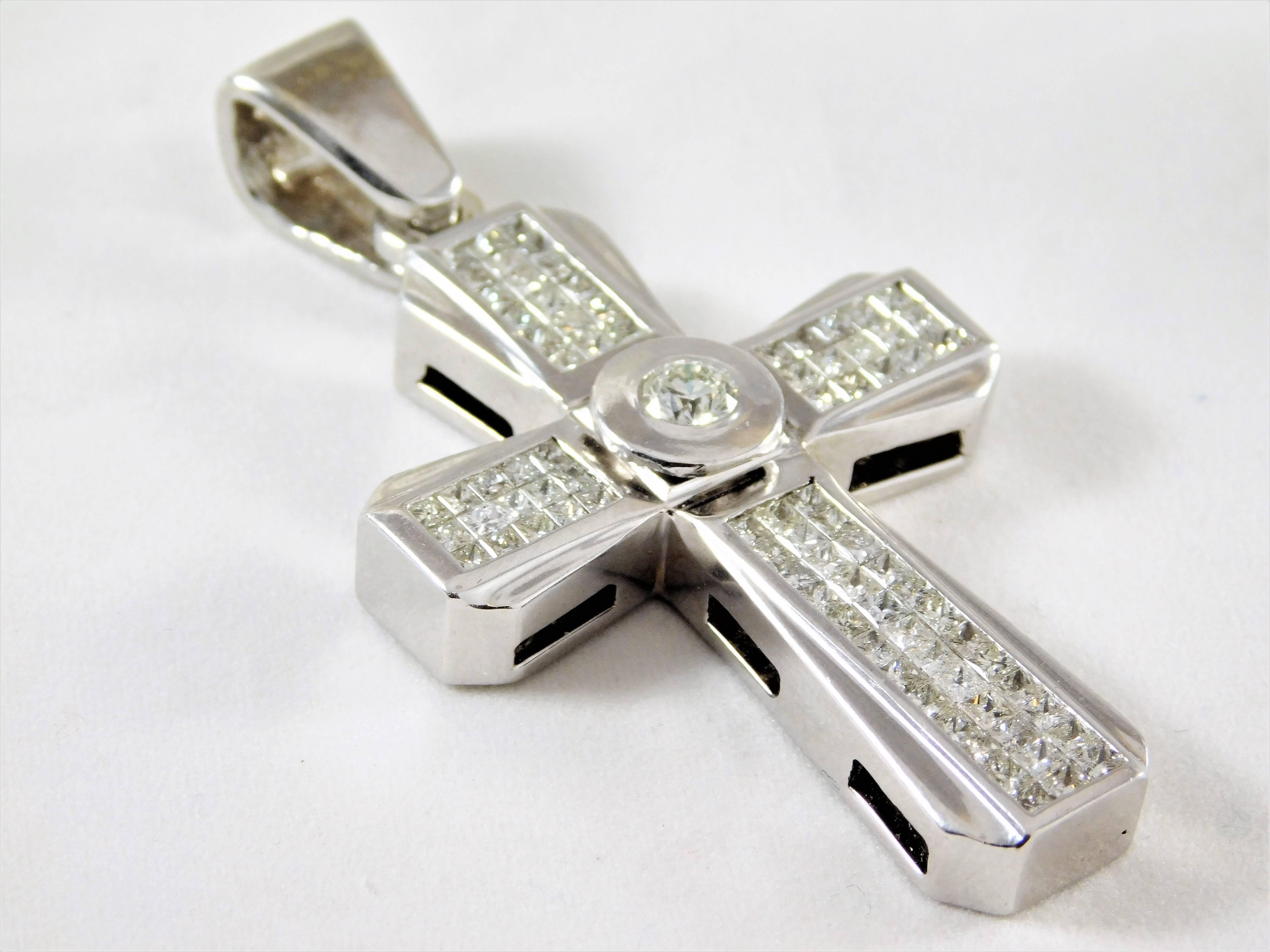  4.70 Carat Diamond White Gold Gothic Cross Pendant For Sale 2