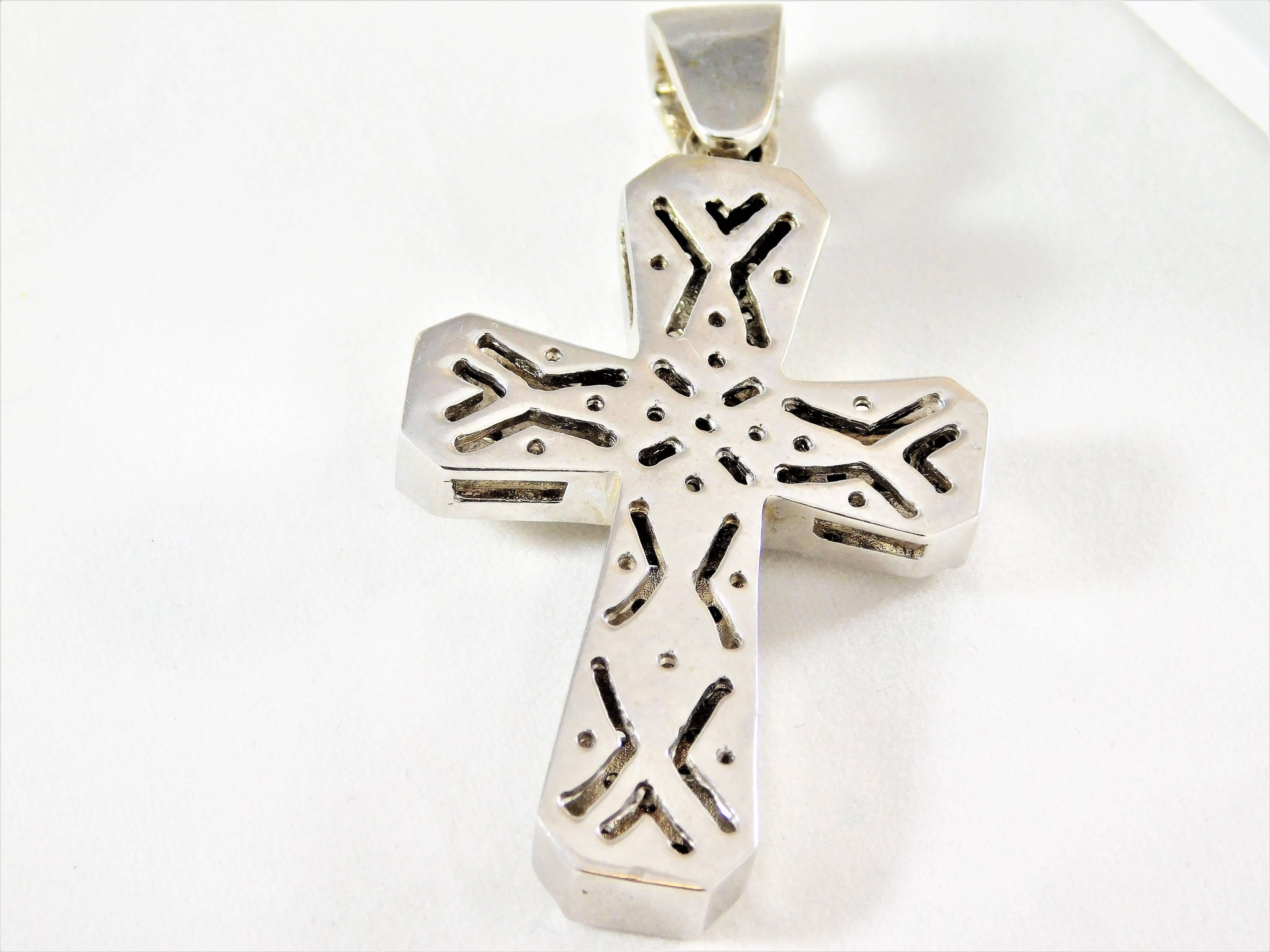  4.70 Carat Diamond White Gold Gothic Cross Pendant For Sale 3