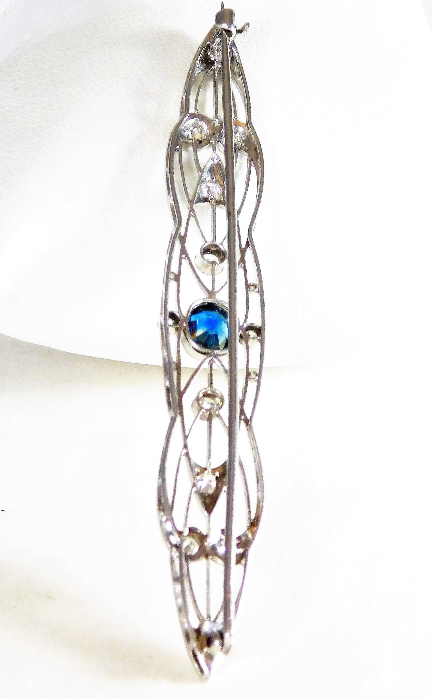 Edwardian Antique Diamond Platinum Bar Pin with 1 Carat Sapphire In Excellent Condition For Sale In Metairie, LA