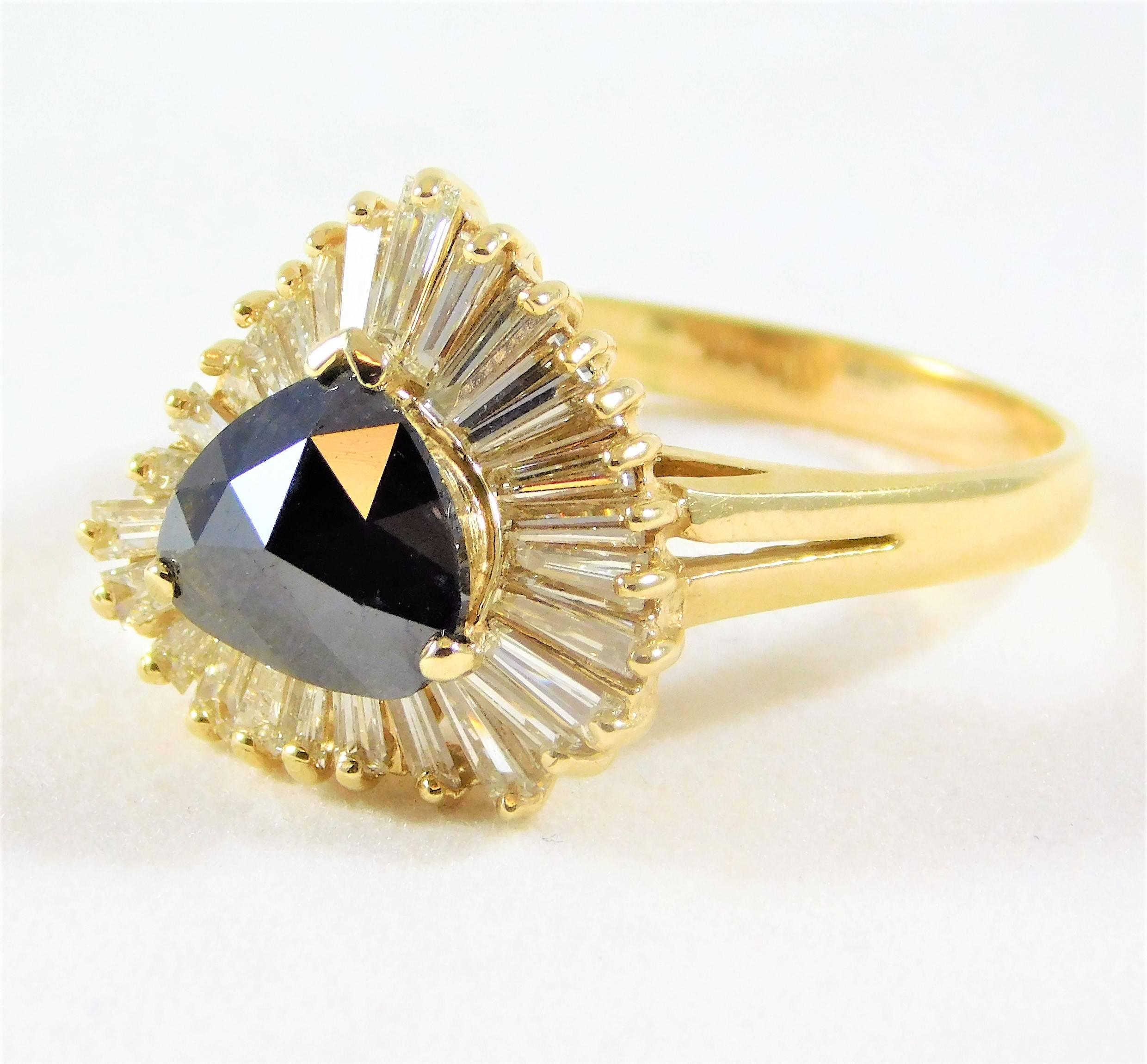 Deep Blue 2.25 Carat Sapphire Diamond Yellow Gold Ballerina Ring In Excellent Condition For Sale In Metairie, LA