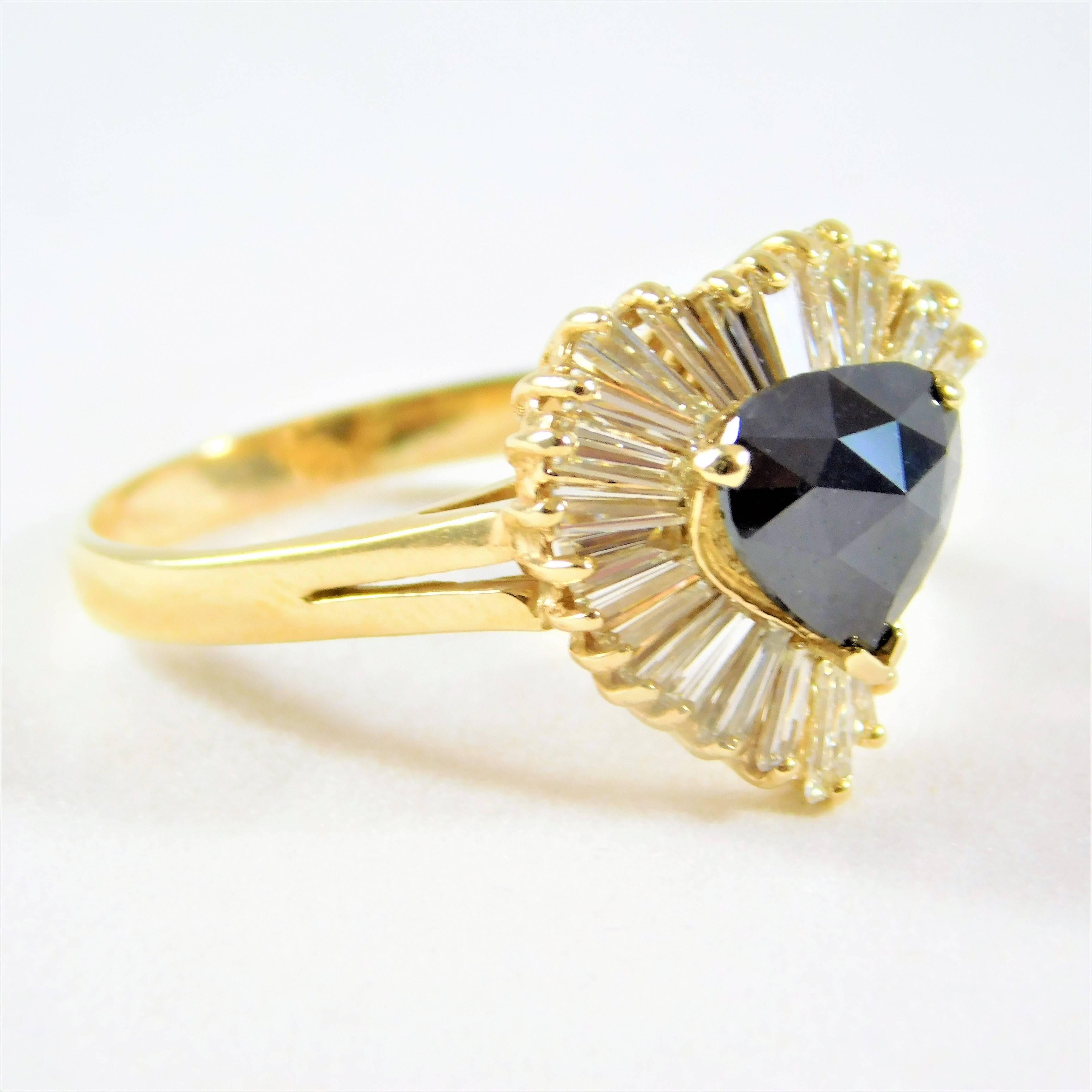 Deep Blue 2.25 Carat Sapphire Diamond Yellow Gold Ballerina Ring For Sale 2