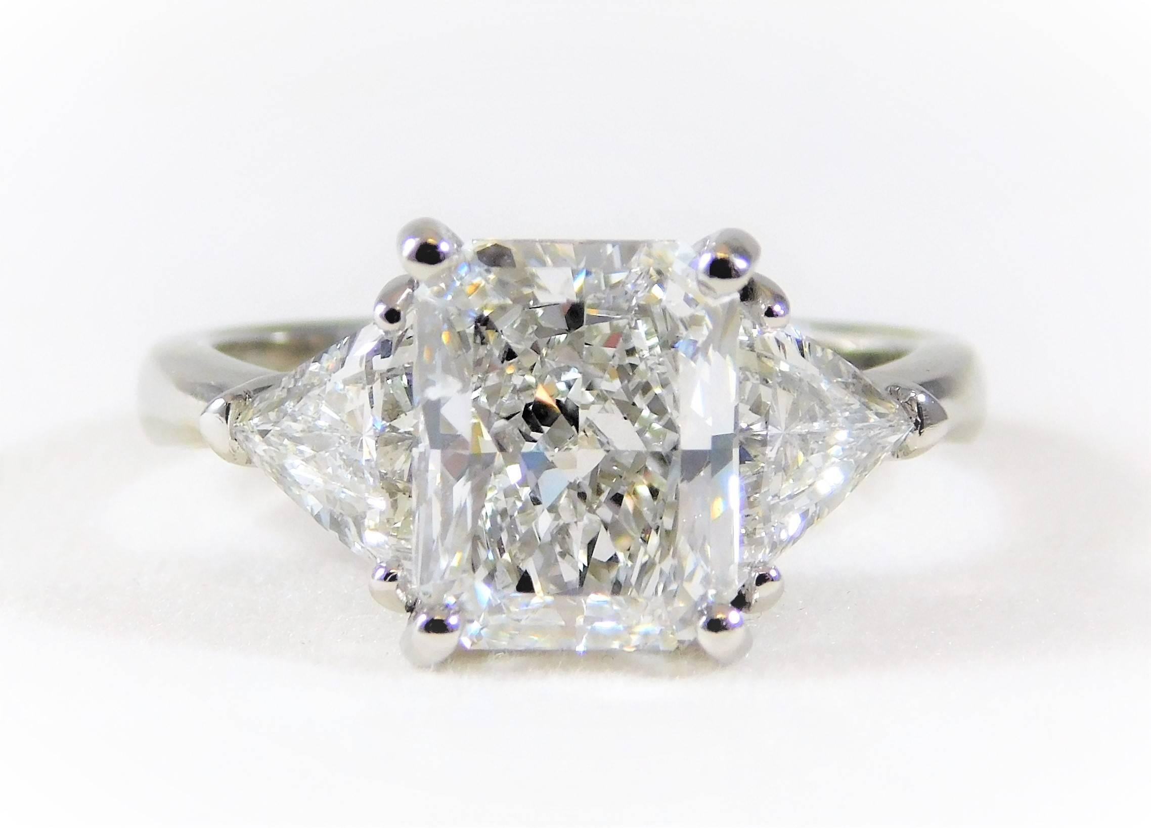 3 Carat Radiant-Cut GIA Certified Diamond Platinum Engagement Ring In New Condition In Metairie, LA