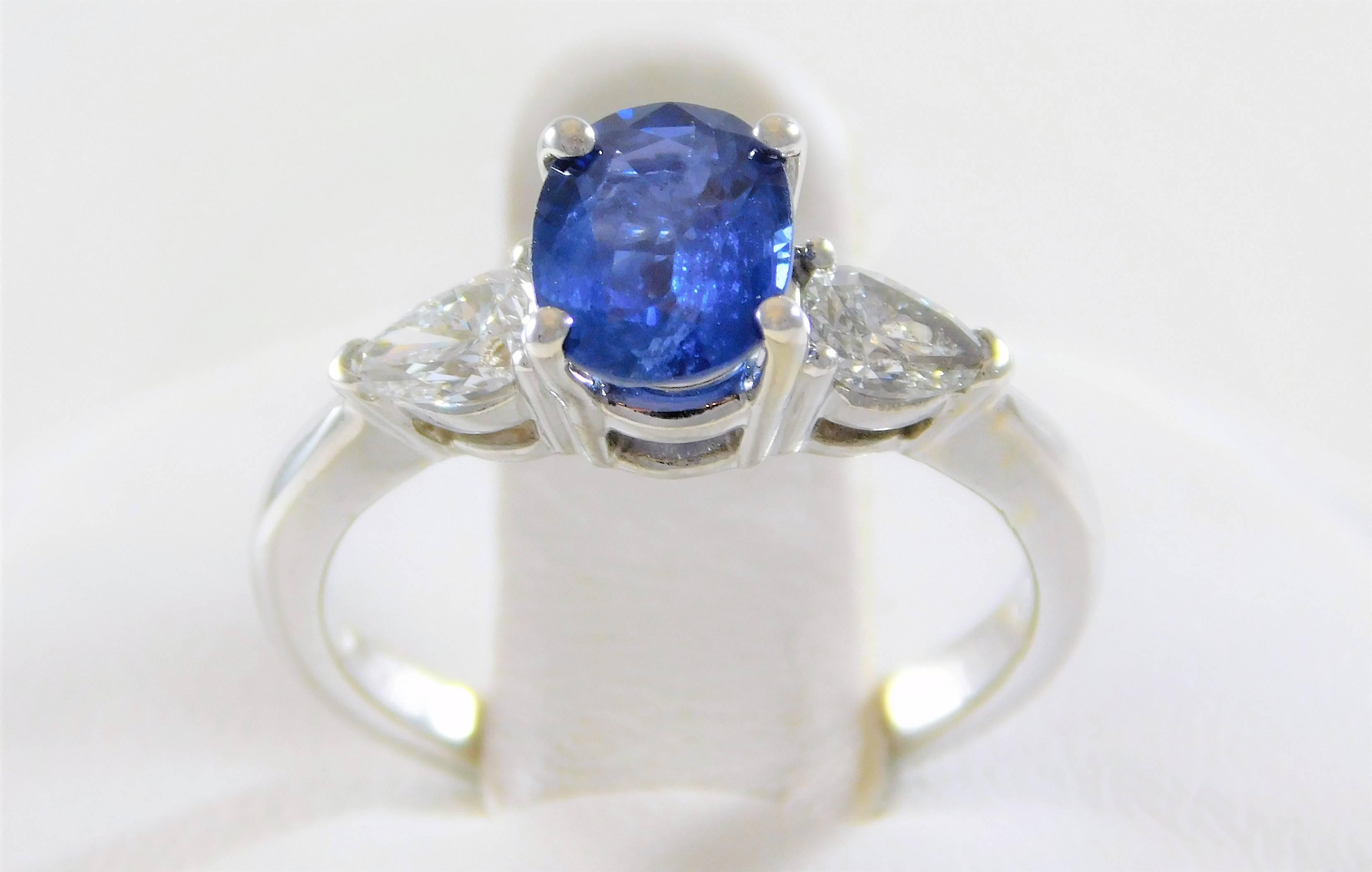 Ceylon Sapphire and Pear-Shaped Trillion-Cut Diamond Diner Ring 2