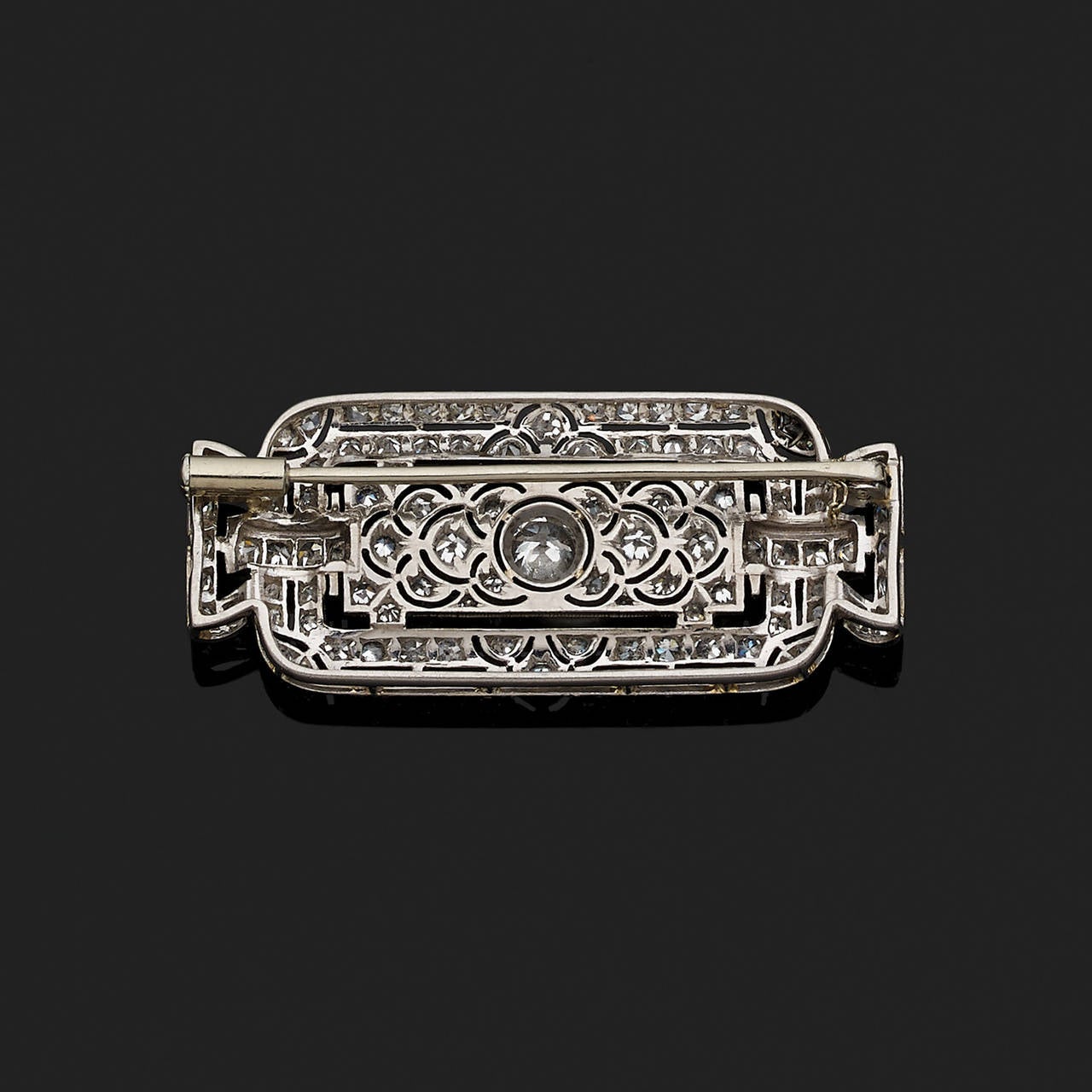 A charming diamonds and platinum brooch. Circa 1920.