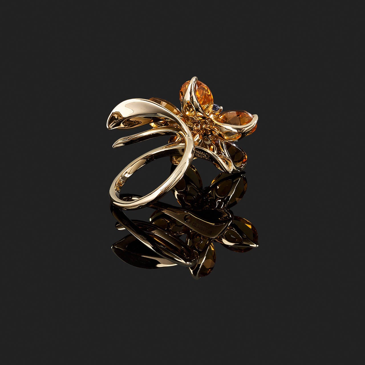 Van Cleef & Arpels Citrine Sapphire Gold Floral Design Ring In Excellent Condition In Paris, FR