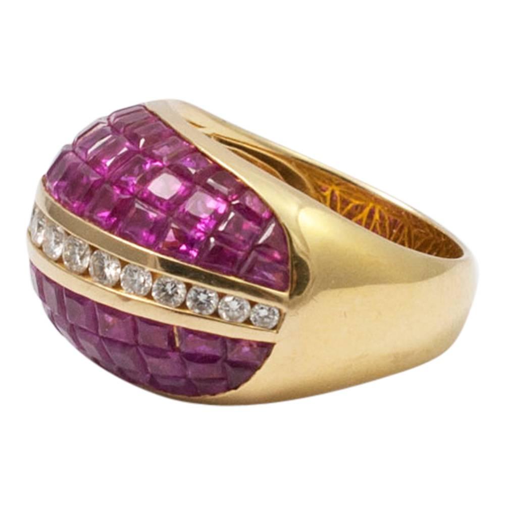 Ruby Brilliant Cut Diamond 18 Carat Gold Bombé Cocktail Ring In Excellent Condition For Sale In ALTRINCHAM, GB