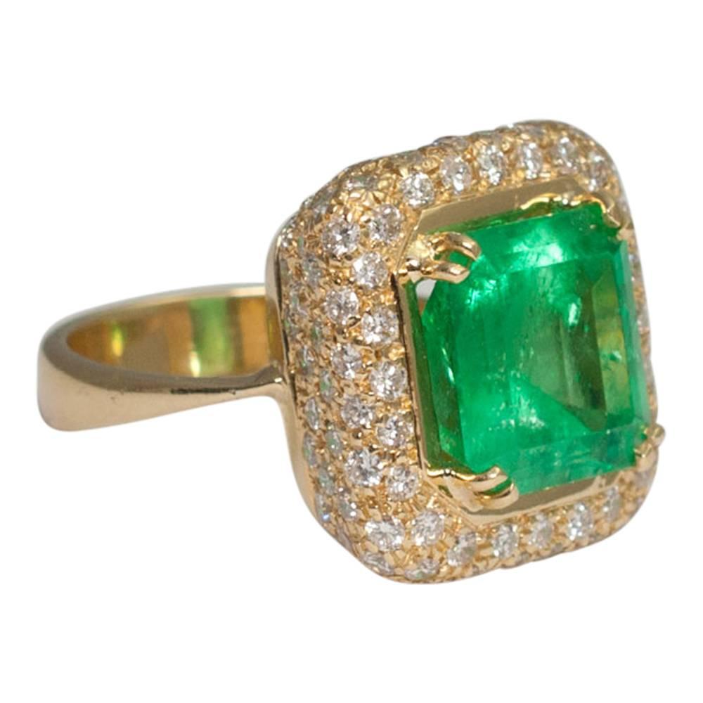7.32 Carat Emerald Diamond Gold Cocktail Ring For Sale 1