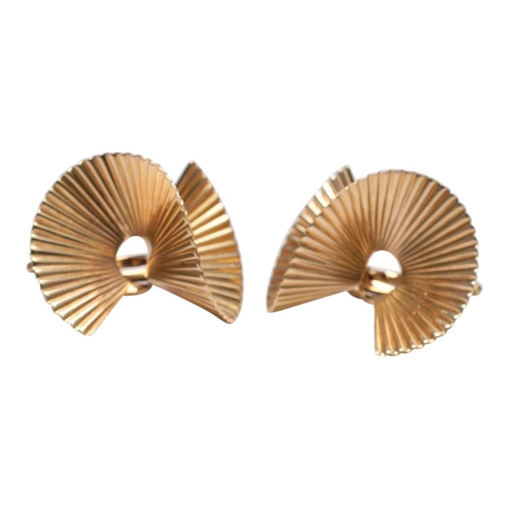 Tiffany & Co. Fluted Wave Gold Clip-On Earrings In Excellent Condition In ALTRINCHAM, GB