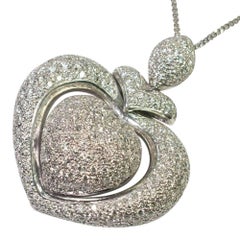 Round Cluster Diamond Heart 18 Carat Gold Pendant Chain Necklace
