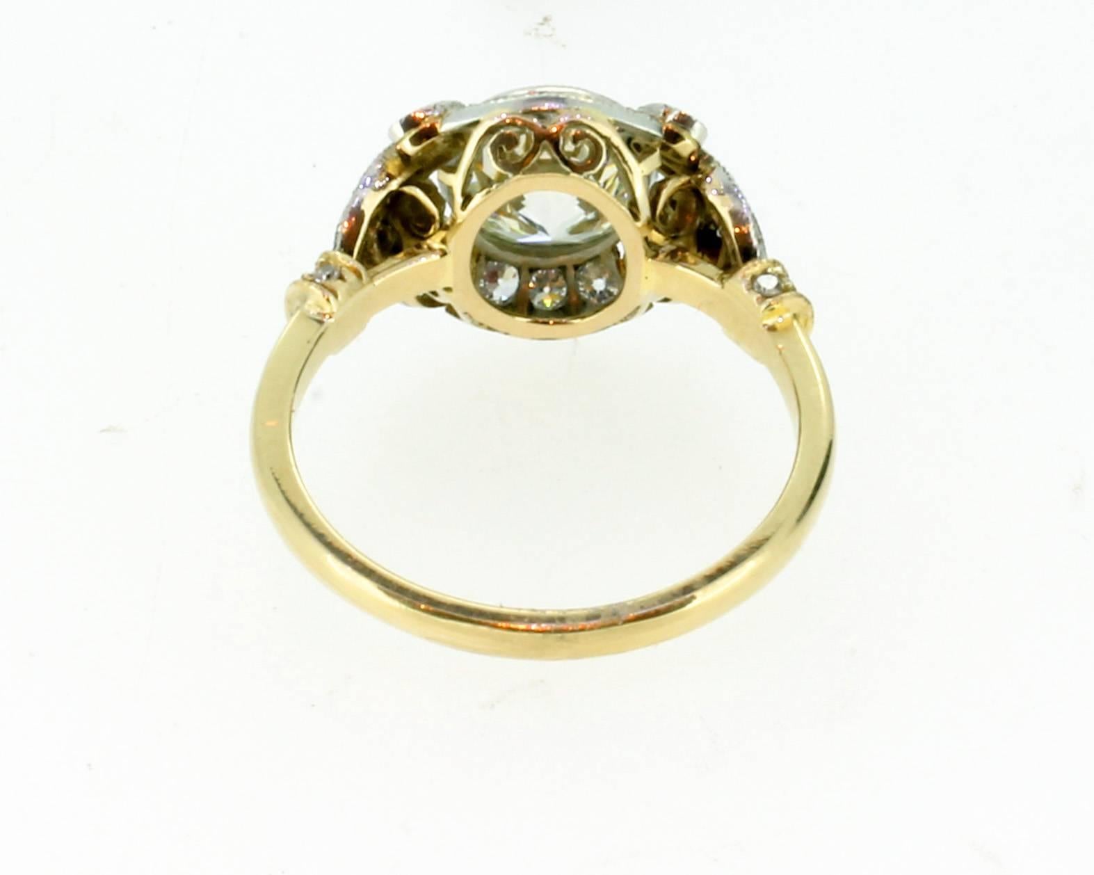 2.06 Carat Diamond Target Ring In Excellent Condition For Sale In WINDSOR, BERKSHIRE