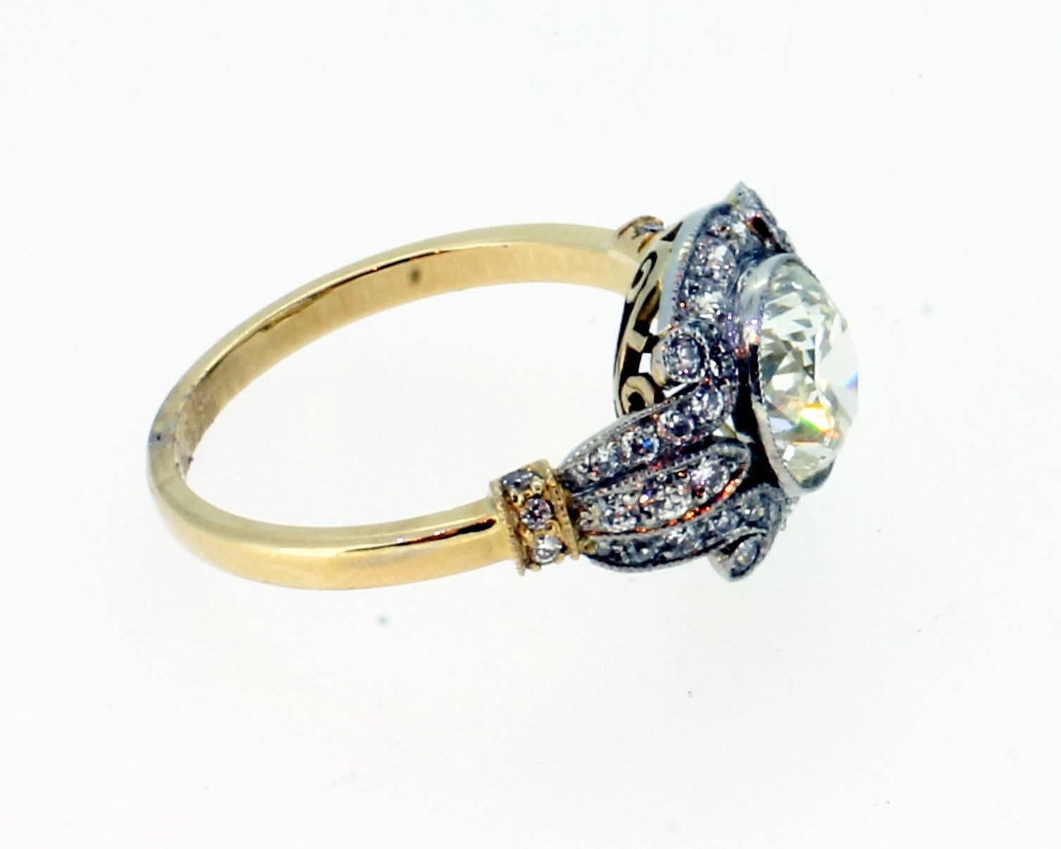 Women's or Men's 2.06 Carat Diamond Target Ring For Sale
