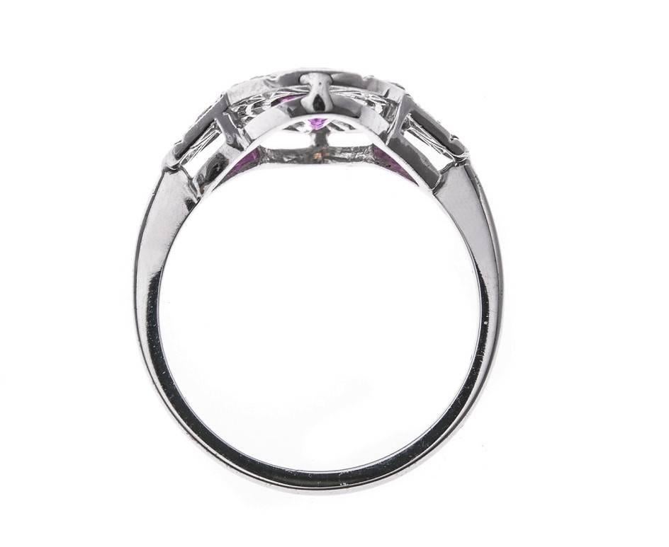 Art Deco 1.00 Carat Pink Sapphire Diamond Cocktail Ring For Sale