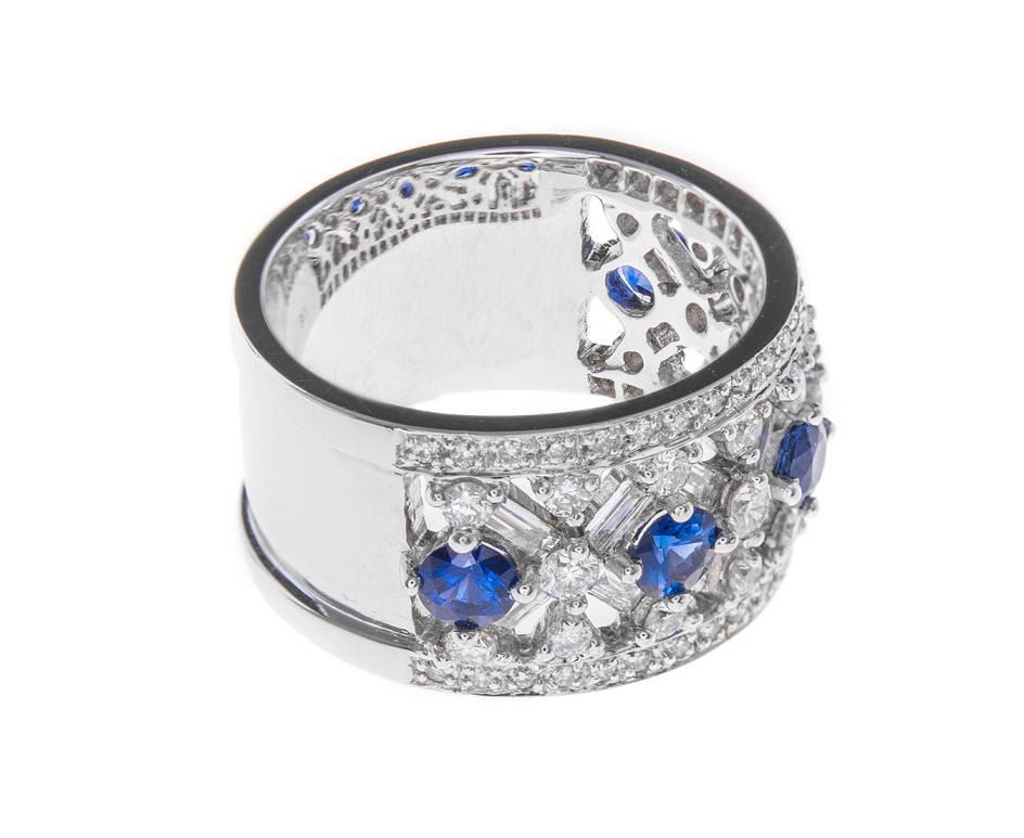 Women's or Men's White Gold 1.22 Carat Diamond and Sapphire Dress Ring For Sale