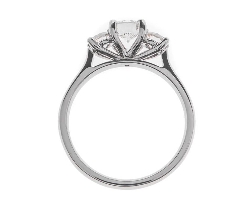 1.00 Carat Diamond Platinum Trilogy Ring In New Condition For Sale In Birmingham, GB