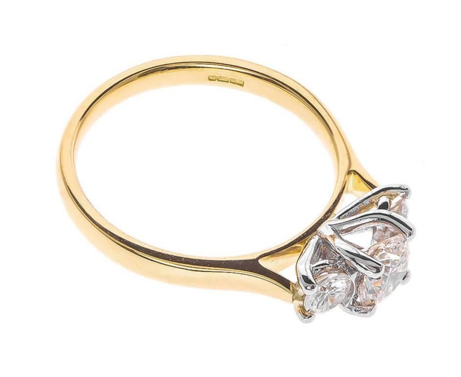 1.00 Carat Diamond Gold Platinum Trilogy Ring In New Condition For Sale In Birmingham, GB