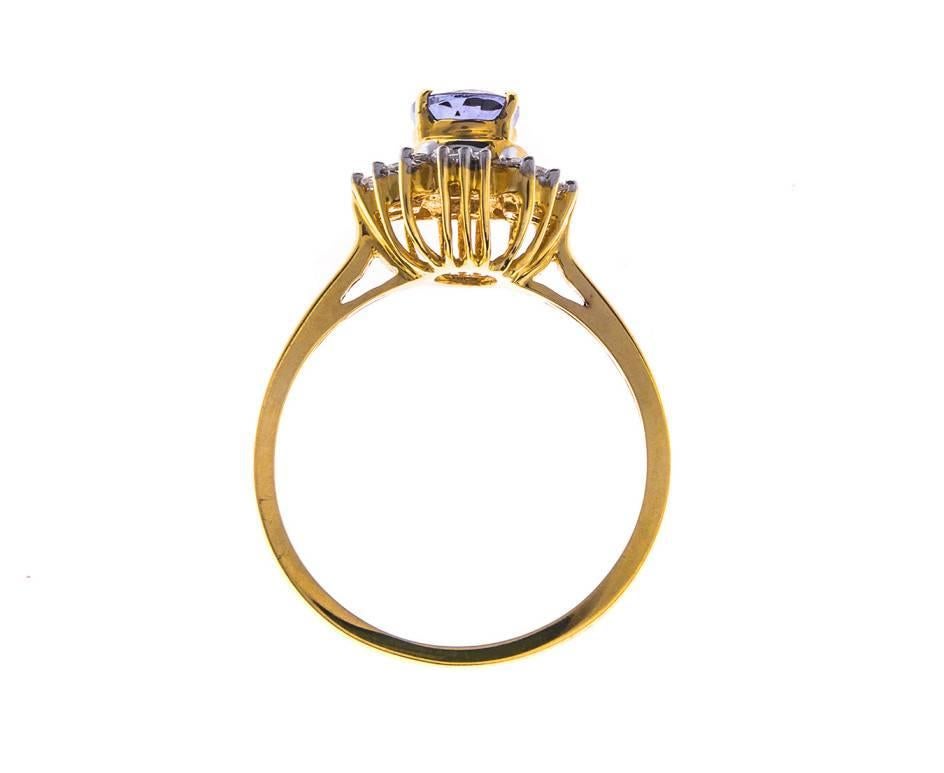 Retro 18 Carat Gold 1.27 Carat Tanzanite and Diamond Cocktail Ring For Sale