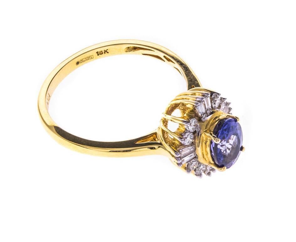 18 Carat Gold 1.27 Carat Tanzanite and Diamond Cocktail Ring In Excellent Condition For Sale In Birmingham, GB