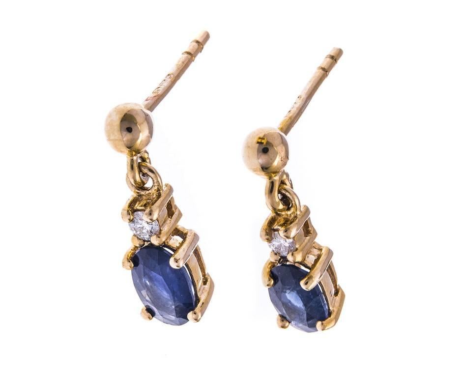 Modern 9 Carat Gold 1.00 Carat Sapphire and Diamond Drop Earrings For Sale