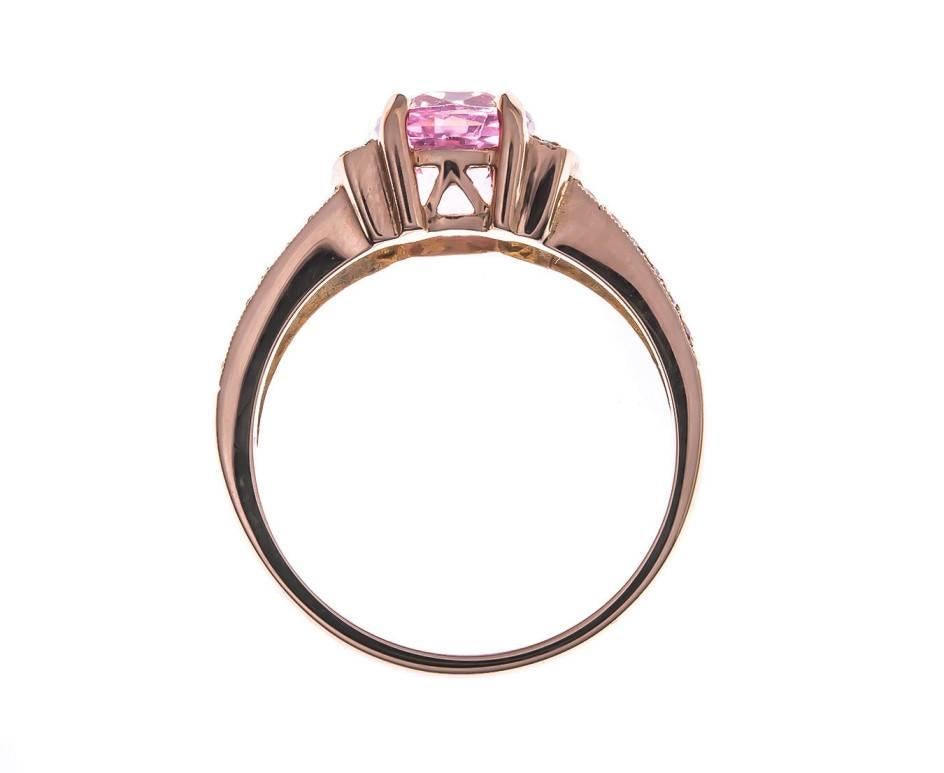 18 Carat Rose Gold 3.00 Carat Pink Sapphire and Diamond Cocktail Ring In New Condition For Sale In Birmingham, GB