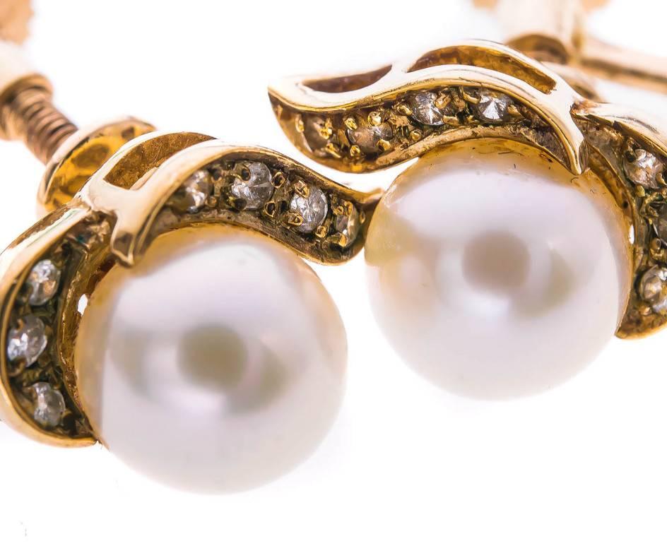 Vintage 9 Carat Gold Cultured Pearl and Diamond Screwback Earrings In Good Condition In Birmingham, GB