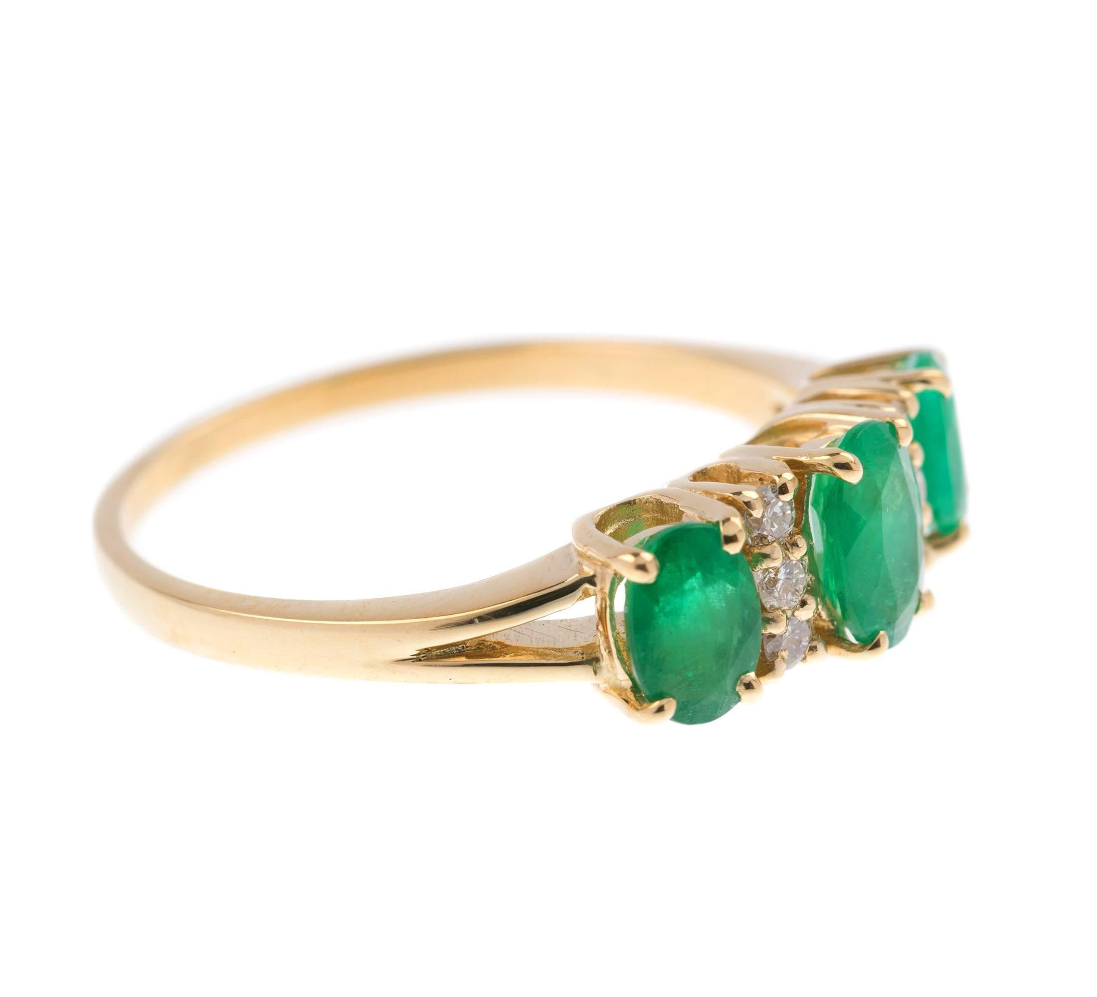 GEMMOLOGIST'S NOTES
This gorgeous ring, enhanced with three gorgeous vivid emeralds, interspaced by sparkling brilliant cut diamond lines. The lovely combination of gemstones that is both elegant and glamorous.

A simply beautiful righthand dress