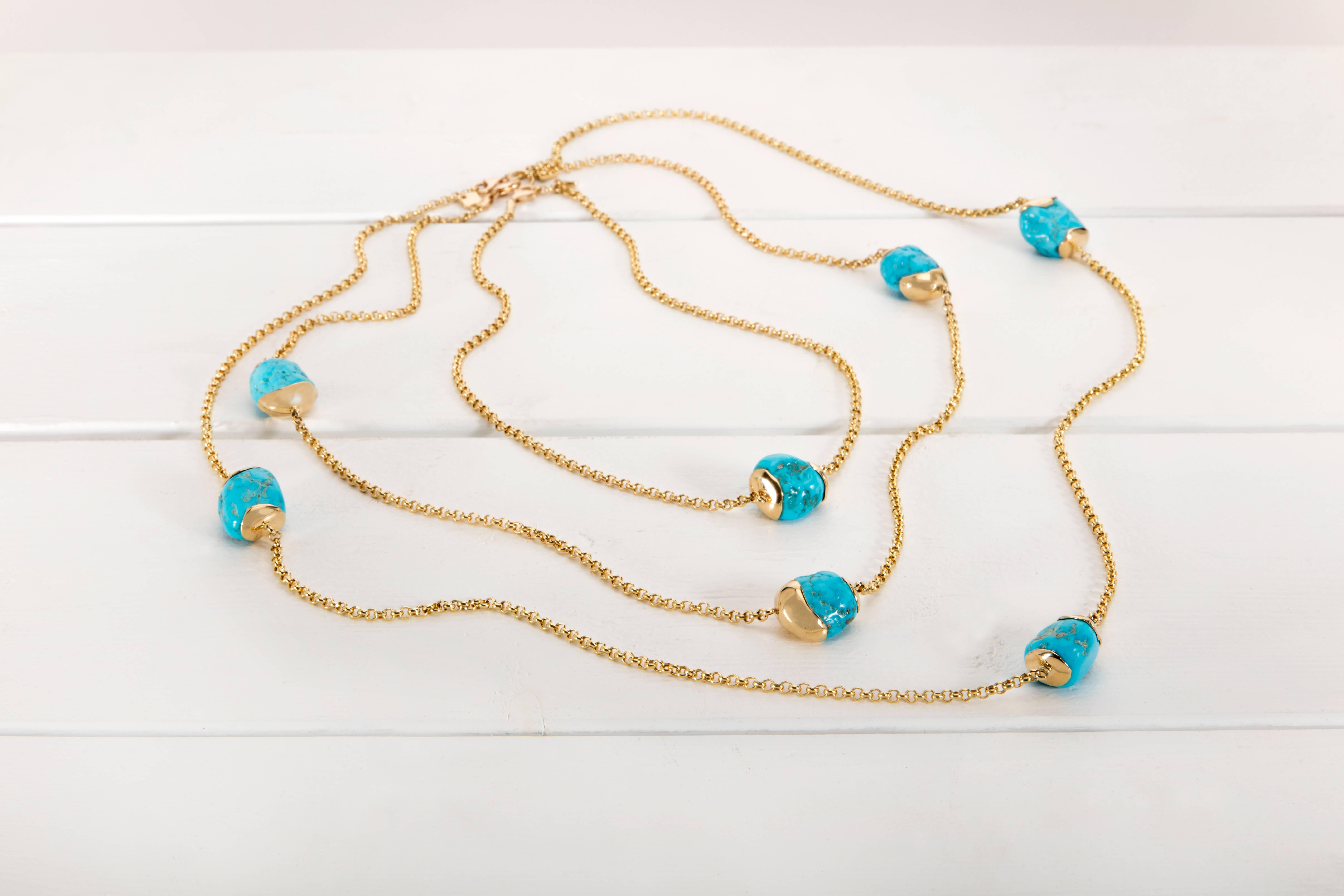 MAVIADA's Tumbled Turquoise Serie, moderne Halskette aus 18 Karat Gelbgold, 70cm für Damen oder Herren im Angebot