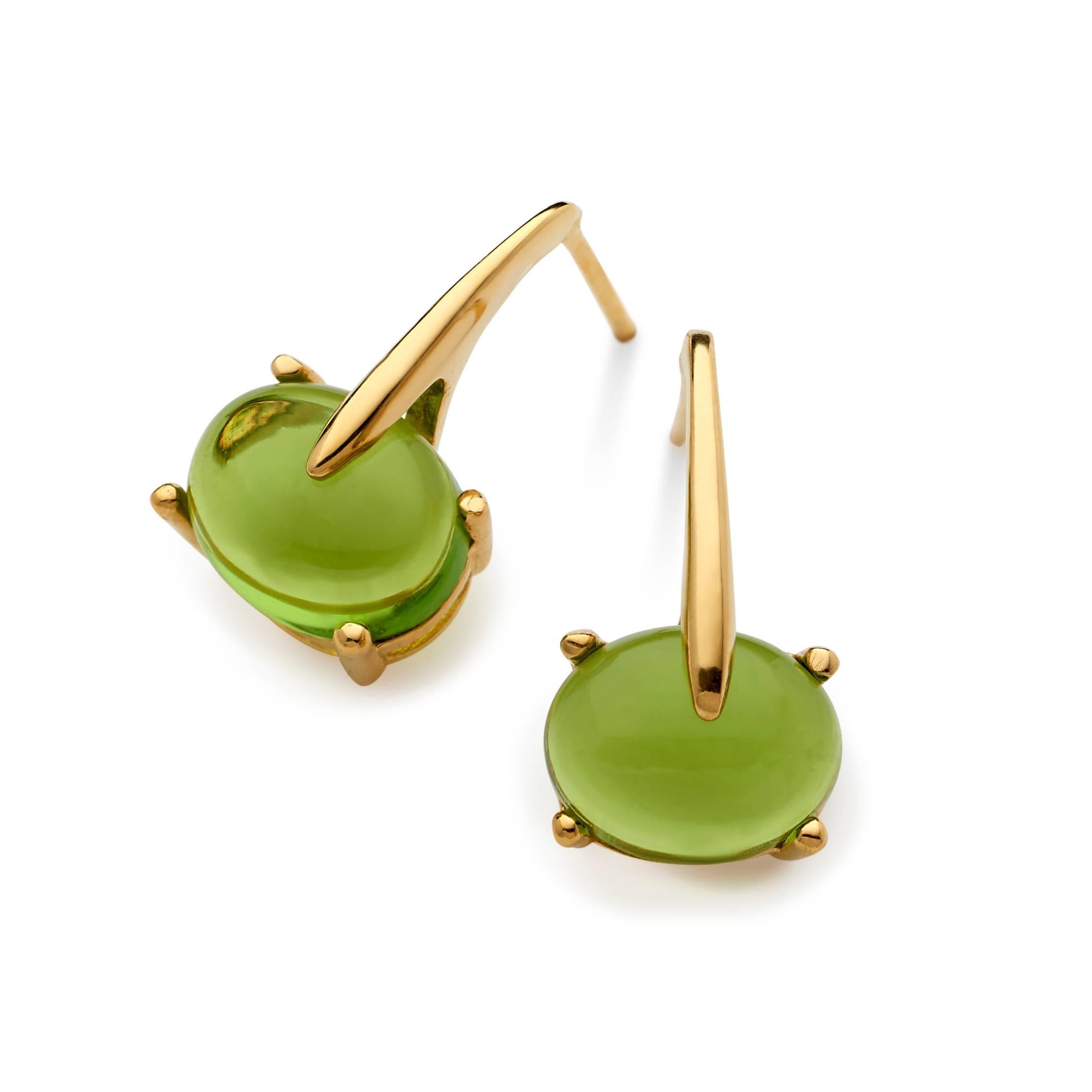 These modern, yet elegantly designed earrings work just as hard as you do. Wear them all day long and look smart and sophisticated. The total length of the earrings is 18mm, they are 10mm at their widest point, and the gently curved gold vertical