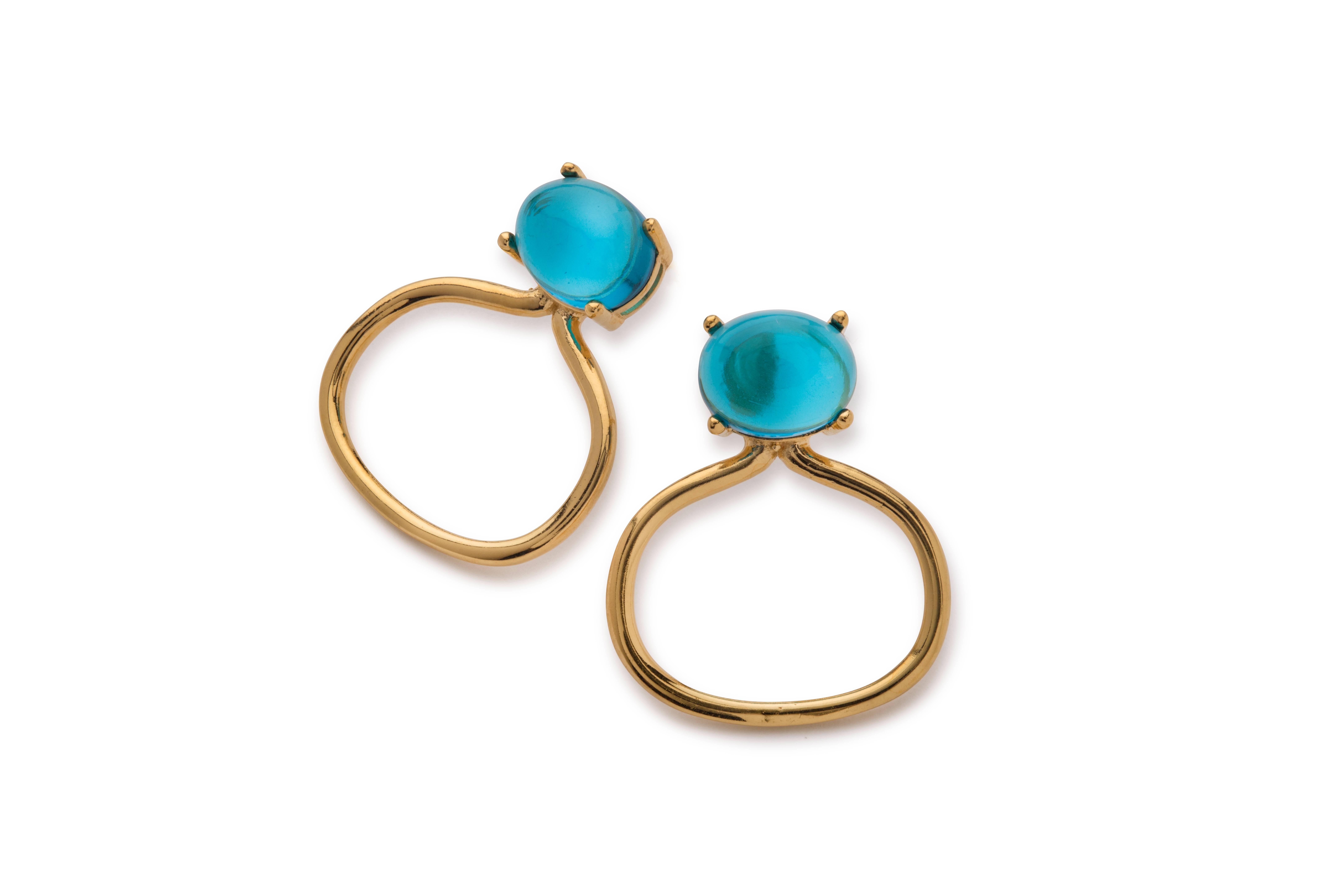 These organically shaped earrings are beautifully simple and so gorgeous, you may want them in multiple pairs. Like a good pair of jeans, you will want to wear these earrings with absolutely everything.
The total length of the earrings is 26mm, the