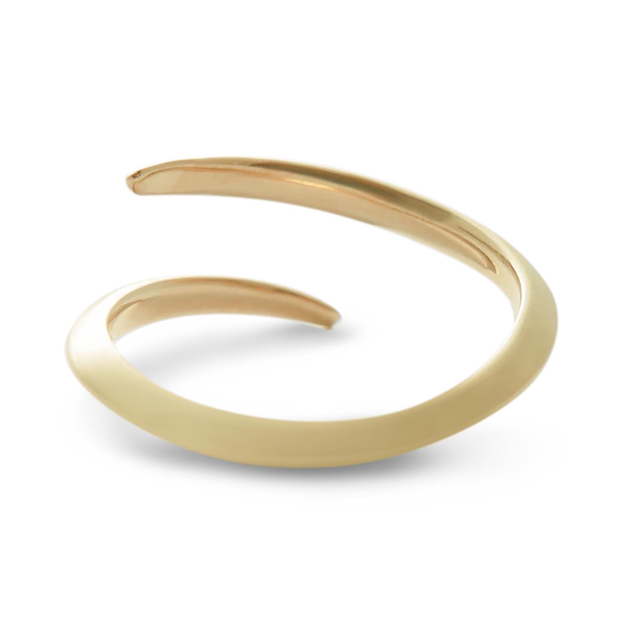 Crossover Ring in 18 Karat Yellow Gold by Allison Bryan Damen