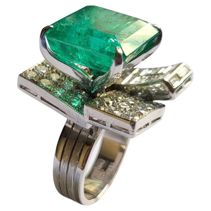 Ca. 12 Carati di smeraldo colombiano naturale Anello con diamante in oro bianco