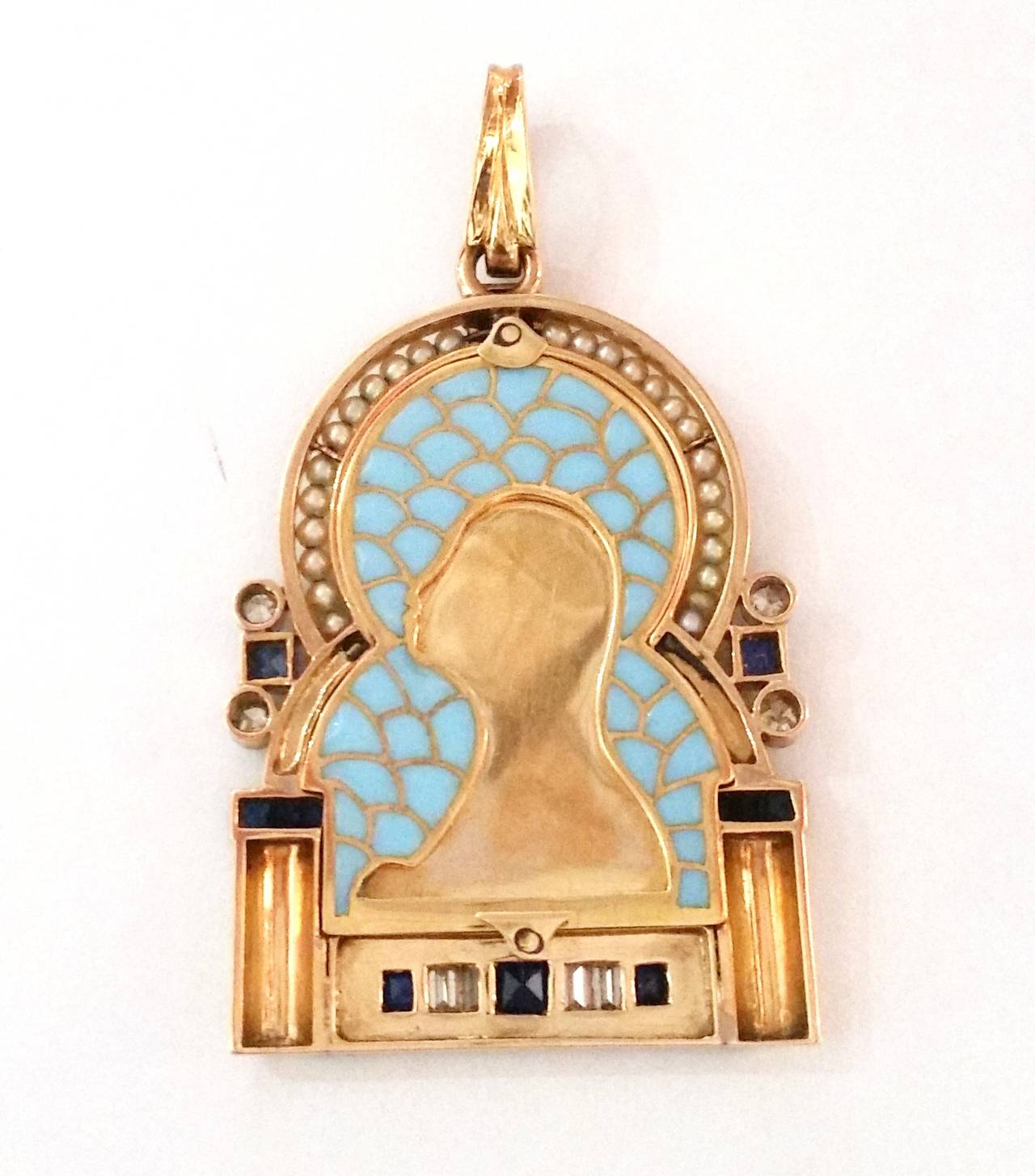 1930s Plique-a-Jour Enamel Pearl Sapphire Diamond Virgin Mary Pendant In Excellent Condition In Barcelona, ES