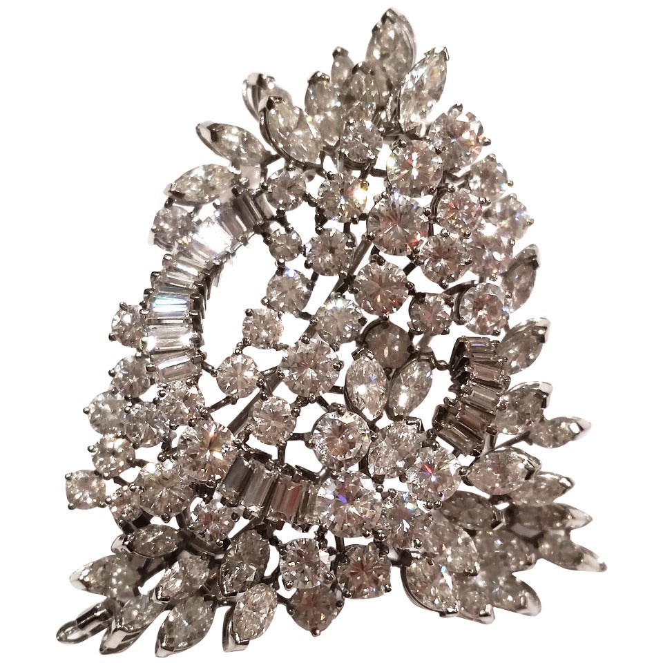 16 Carats Diamond Gold Cluster Brooch