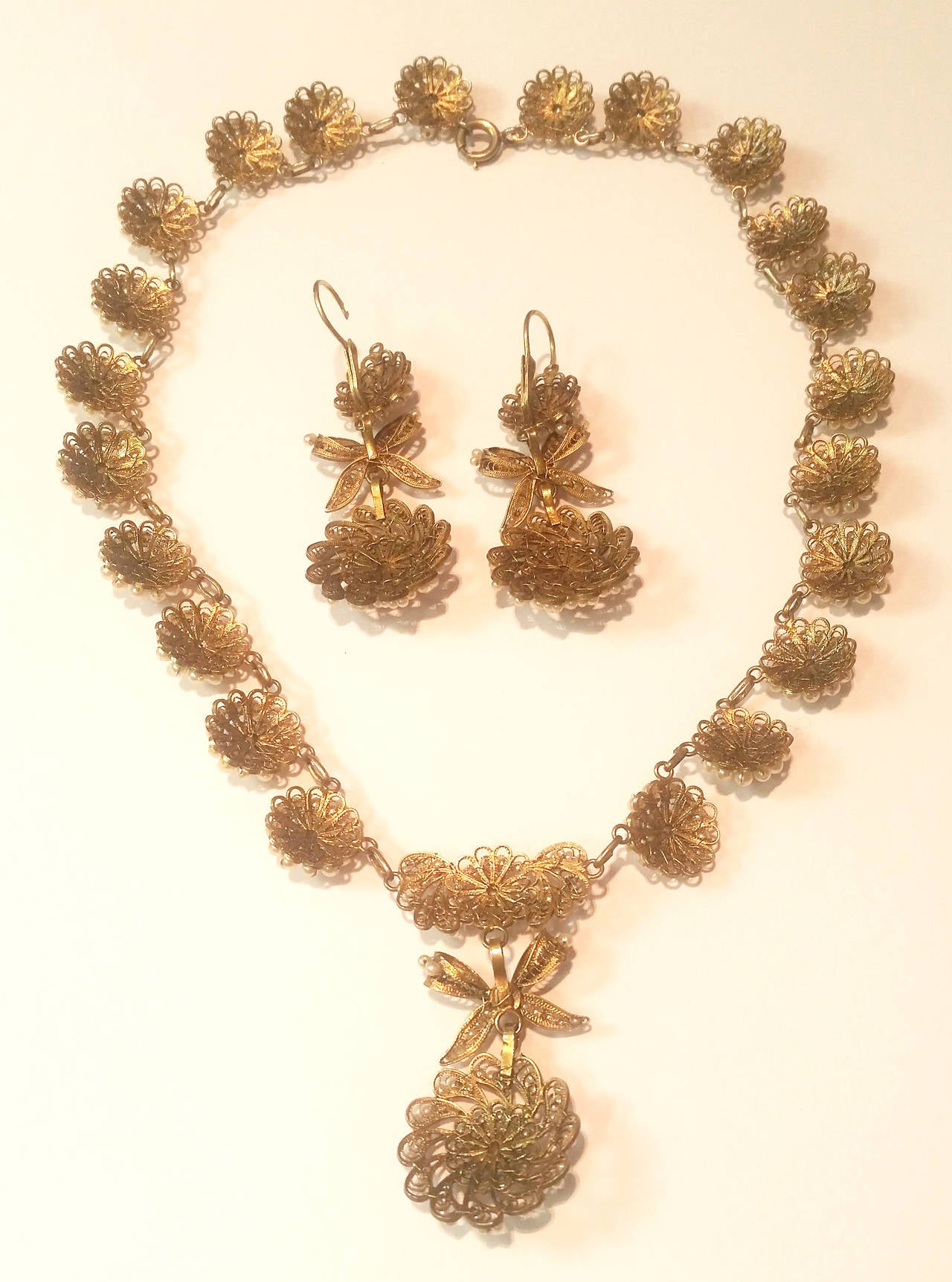19th Century Pearl Gold Filigree Rosette Necklace and Earrings For Sale 3