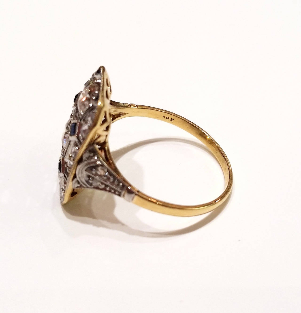 Art Deco Diamond and Sapphire Ring In Excellent Condition For Sale In Barcelona, ES