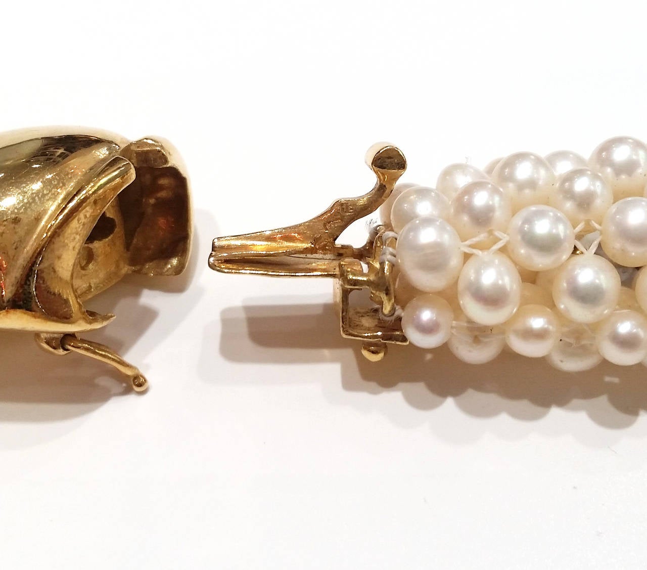 Women's Pearl Gem Set Gold Bead Mesh Necklace For Sale