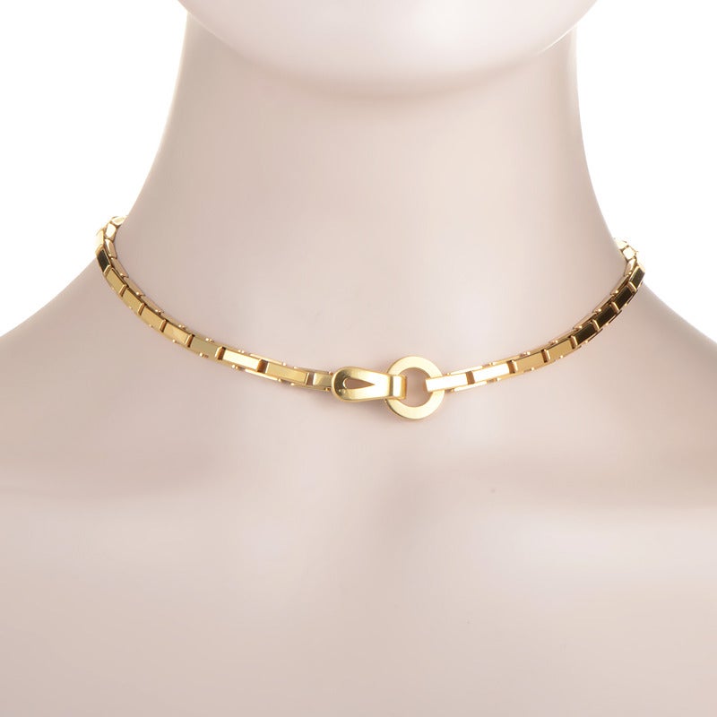 With this elegant necklace Cartier proved its ability of making exquisite, timeless pieces of jewelry that not many manufacturers can match. This exemplary piece is made of 18K yellow gold and features simple, yet remarkably impressionable design,