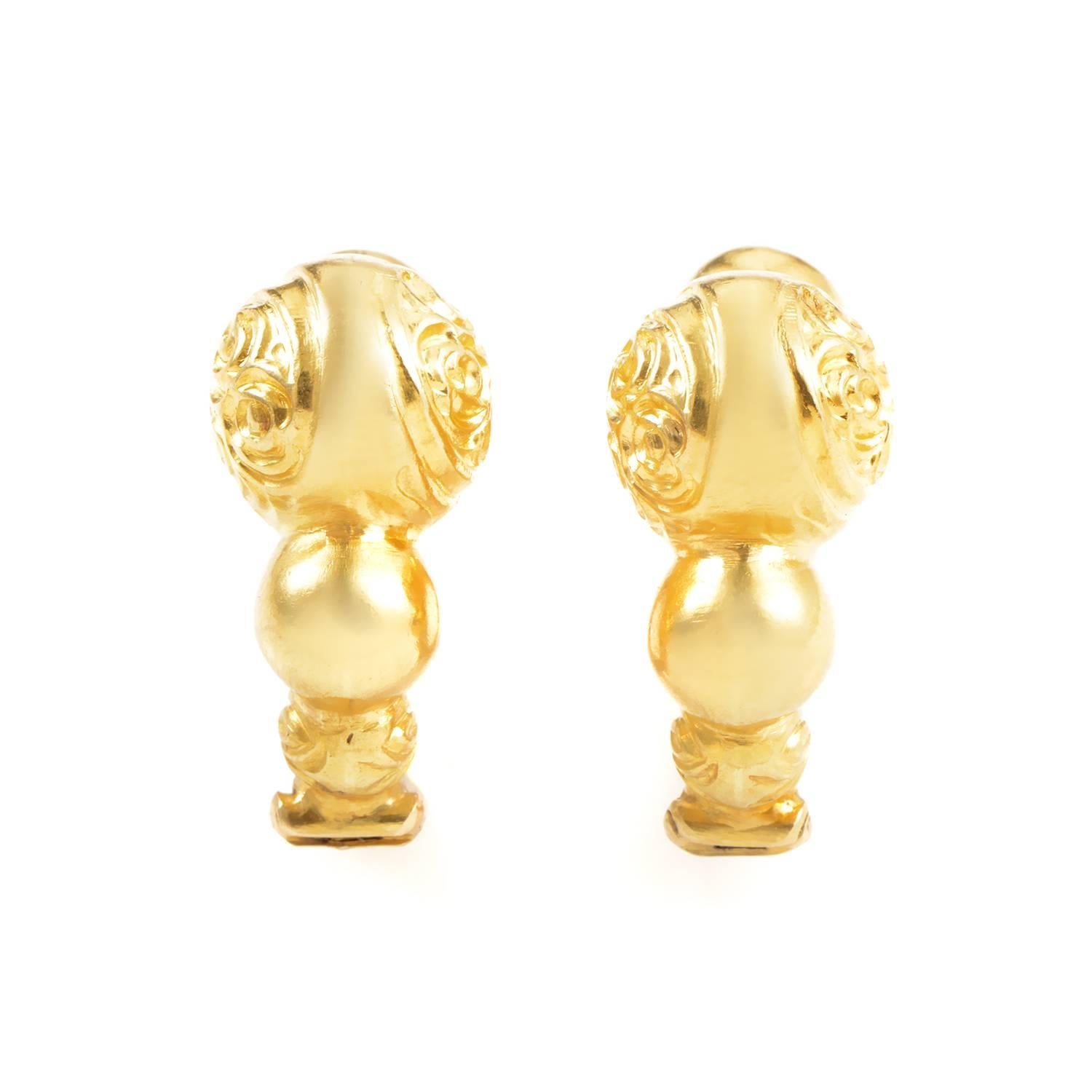 Exceptional prestige in its highly elegant and tasteful form, these splendid earrings from Ilias Lalaounis catch your eye with that special 22K yellow gold radiance and reveal their full beauty upon a closer look at their intricate ornamentation.
