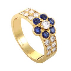 Van Cleef & Arpels Sapphire Diamond Gold Flower Ring