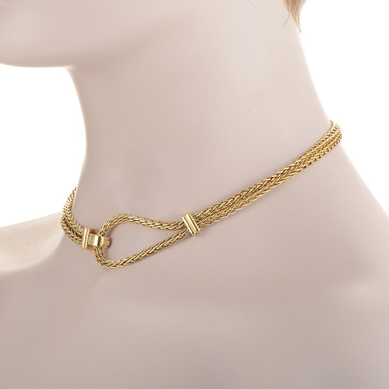 Simple and sweet are the perfect words to describe this necklace from Pomellato. The necklace is made of 18K yellow gold and boasts a large loop and clasp as the main point of focus.

Included Items: Manufacturer's Box