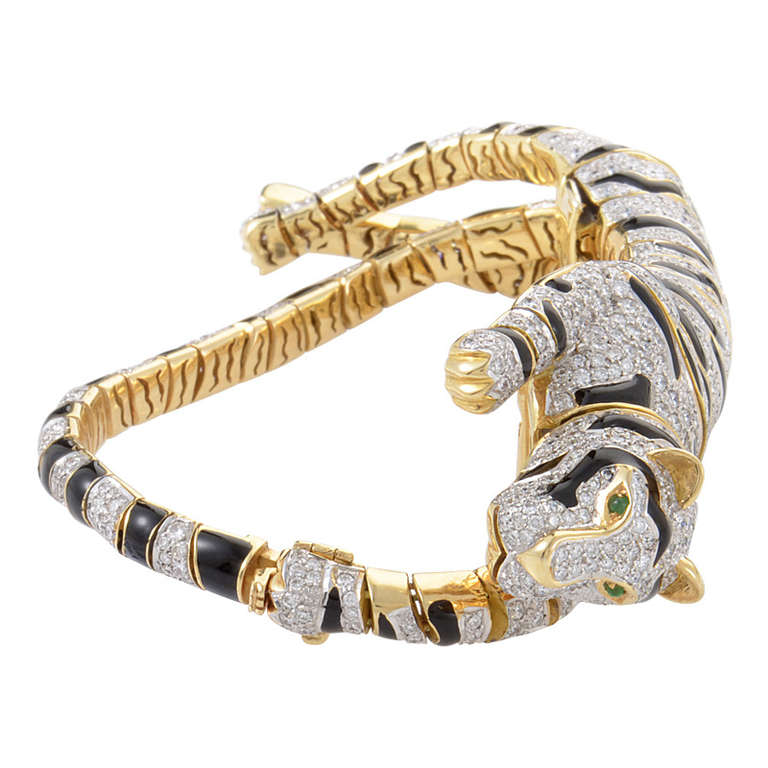 Emerald Diamond Yellow Gold Tiger Bracelet/Brooch In Excellent Condition In Southampton, PA