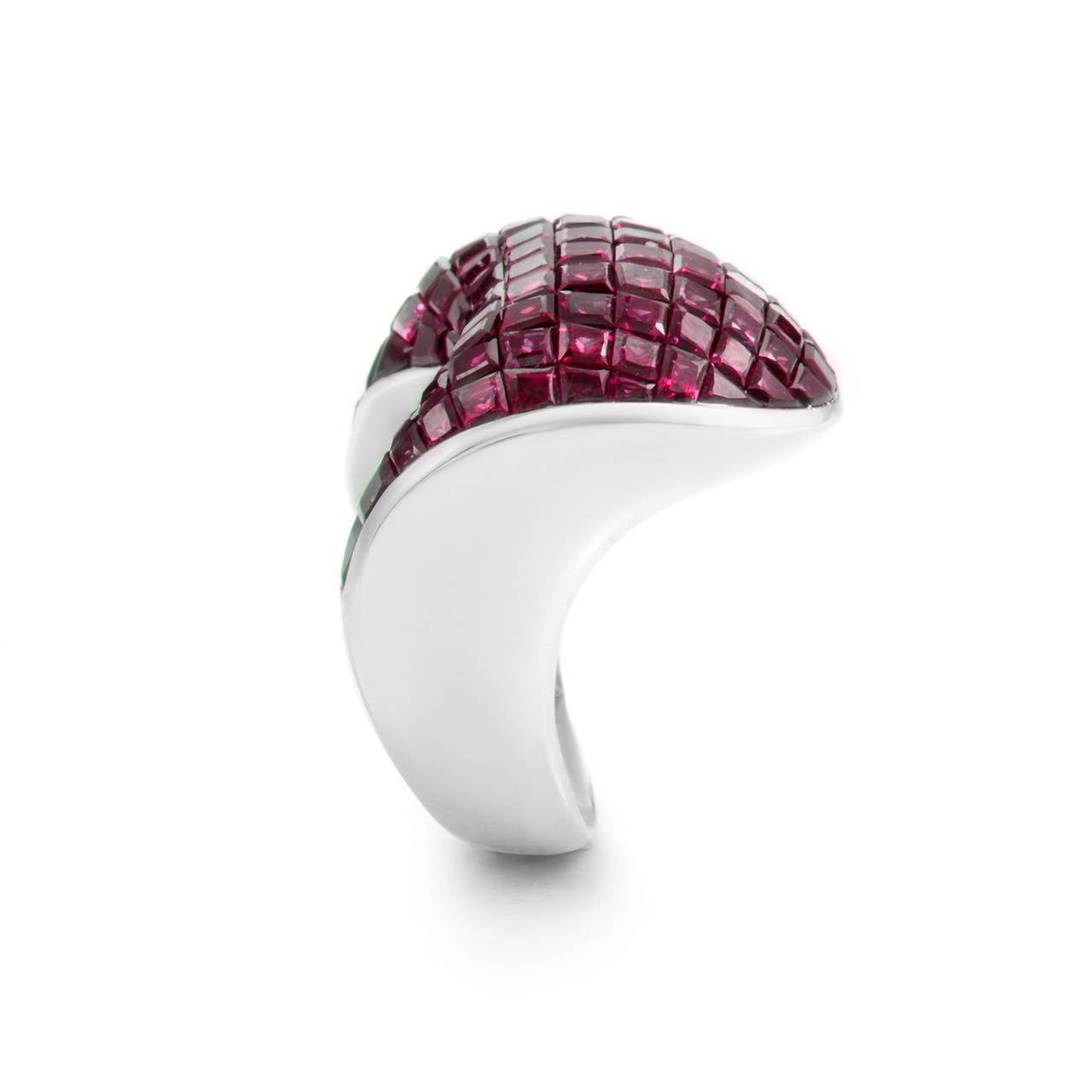 Damiani Ruby Gold Ring In Excellent Condition In Southampton, PA
