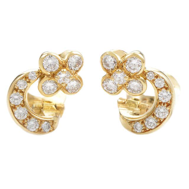 Van Cleef and Arpels Diamond Yellow Gold Flower Clip-On Earrings at 1stDibs