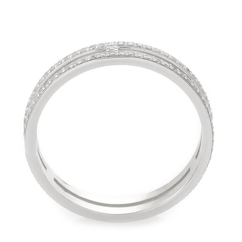 This band ring from Hermès has a dainty design that would look wonderful gracing any lady's hand. The ring is made of 18K white gold and is set with a gorgeous diamond pave.
Ring Size: 7.0 (54)
Diamond Carat Weight: 0.50
Retail Price: $4,190.00