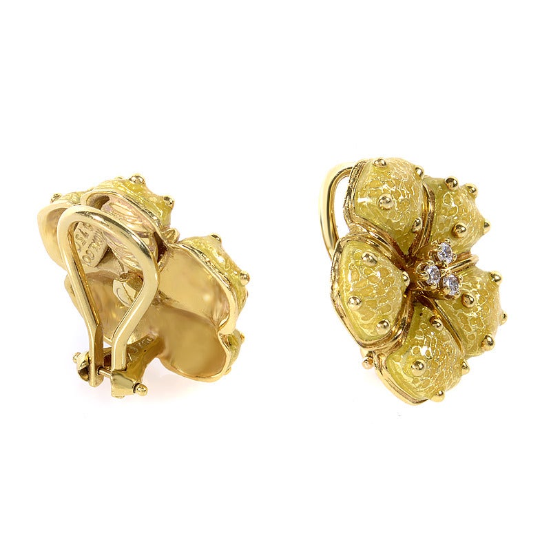Hidalgo Diamond Yellow Gold Flower Earrings at 1stDibs