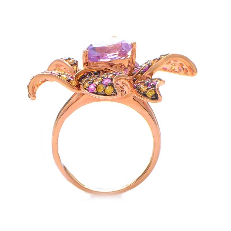 This ring from LeVian is exotic and ravishing. It is made of 14K rose gold and boasts an ~4ct kunzite stone accented with petals set with multi-colored sapphires.
Ring Size: 6.75 (53 3/8)
Retail Price: $6,895.00 (Plus Tax)