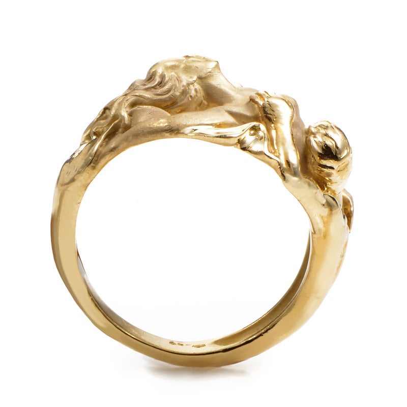 Exotic sensuality is artfully spun into the curves of this ring. Two lovers surrender to their passion, the arch of their embrace preserved forever in 18K yellow gold.
Ring Size: 9.75 (60 7/8)