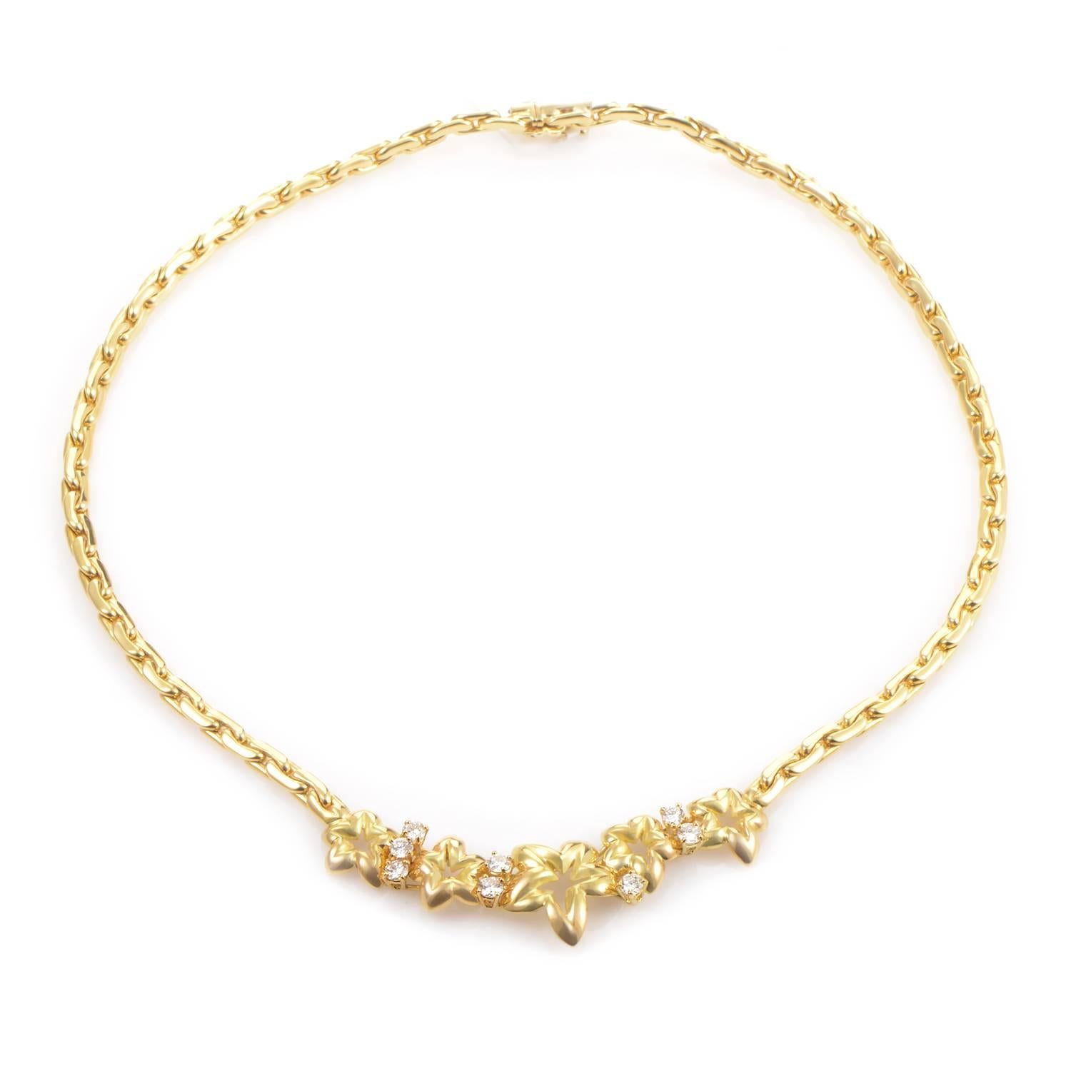 Women's Chaumet Diamond Gold Floral Star Necklace