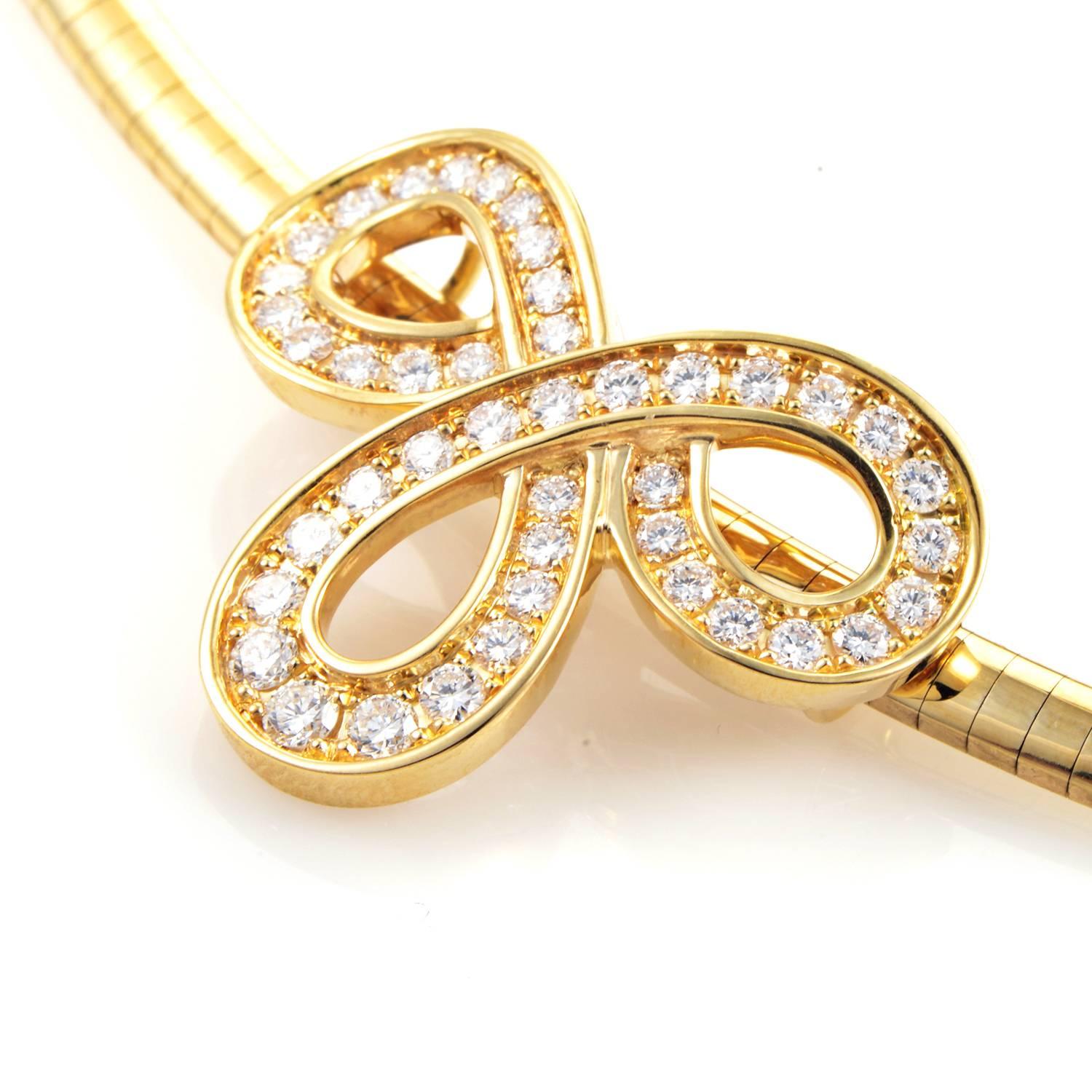 18K Yellow Gold chain drops with a cohesive curve. It converges where the gold is folded into a three point bow, its fine thread channeling a stream of 1.50ct diamonds. A truly captivating and elegant design from Dior.
Included Items: